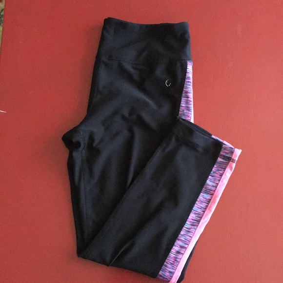 Black Athletica Cropped Leggings - Picture 1 of 2